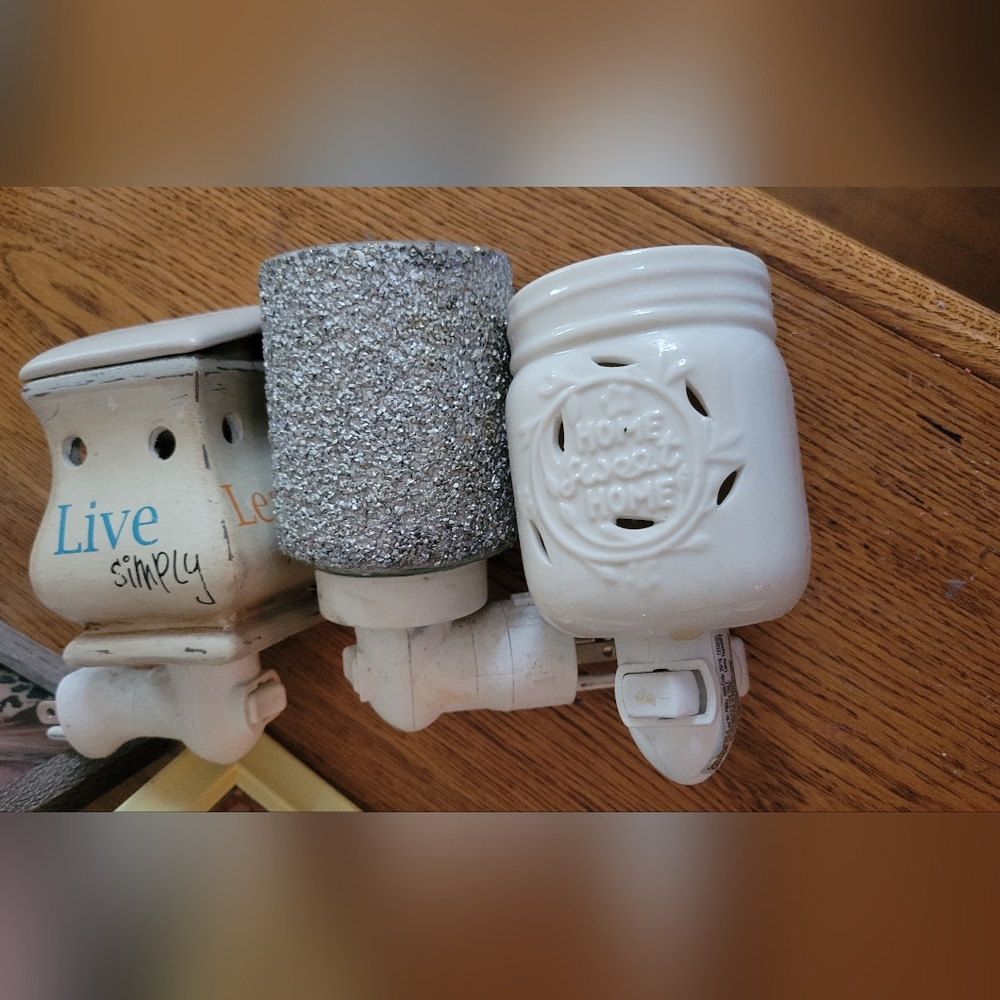 White and Glitter Plug-In Wax Warmers And Live Laugh Love Wall Plug Ins